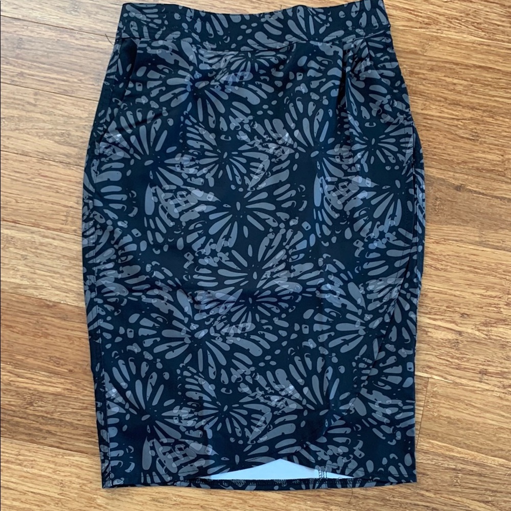NWT Rip Skirt Hawaii - Black Shibori size XS wrap length 3 - Swim cover